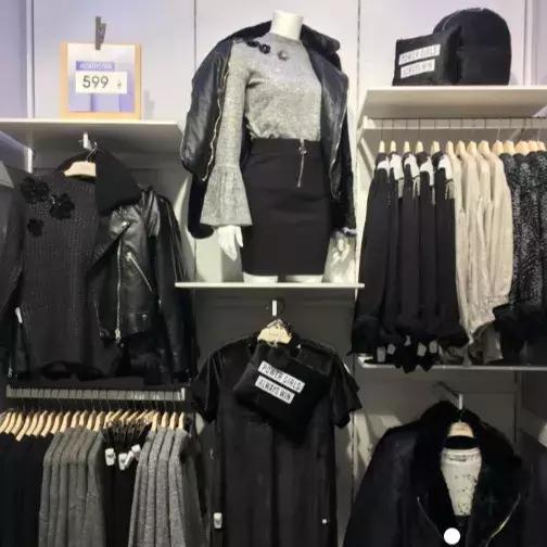 服装陈列挂衣教程,服装店如何让服装货架陈列有美感