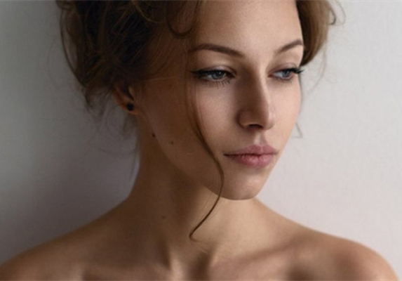 “天然VE之王”小麦胚芽油，*击狙**干燥熟龄肌