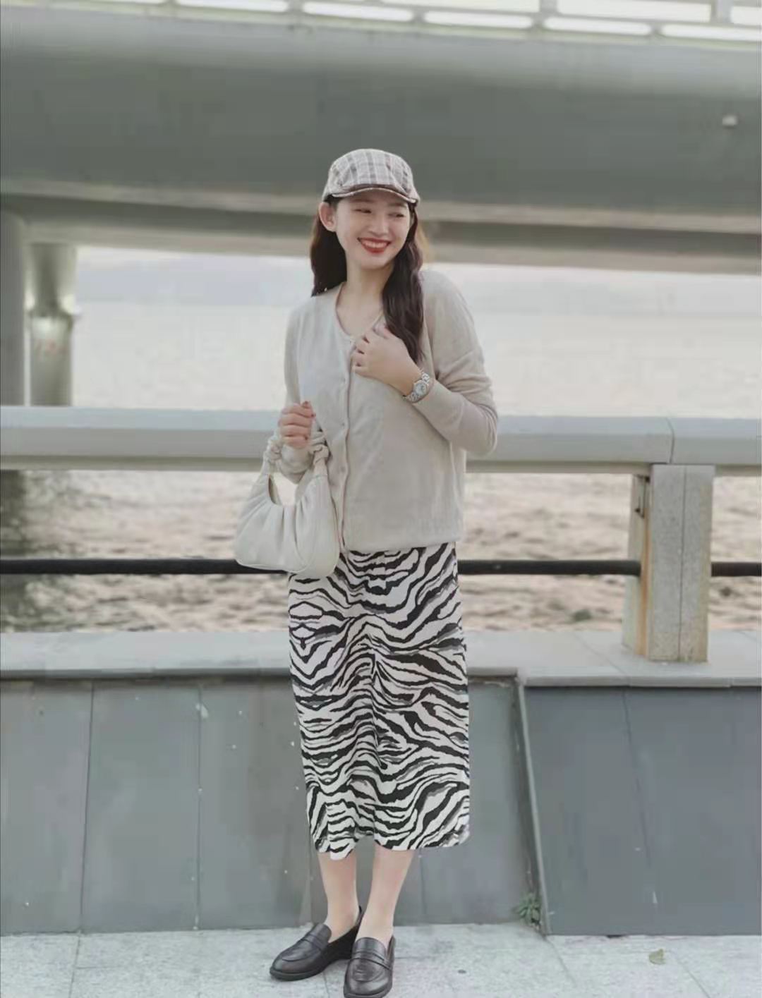 针织开衫40种搭配图解男,针织开衫搭配什么衣服好看又减龄