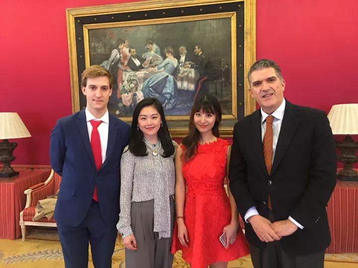 鐜嬫櫉鑻辫闃呰,鐜嬫櫉璁茬殑鍜嬫牱