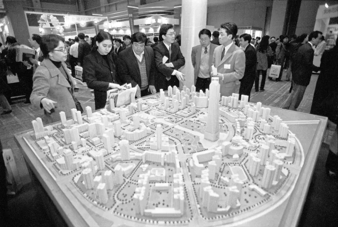 70张照片合集视频,70年衣食住行对比图