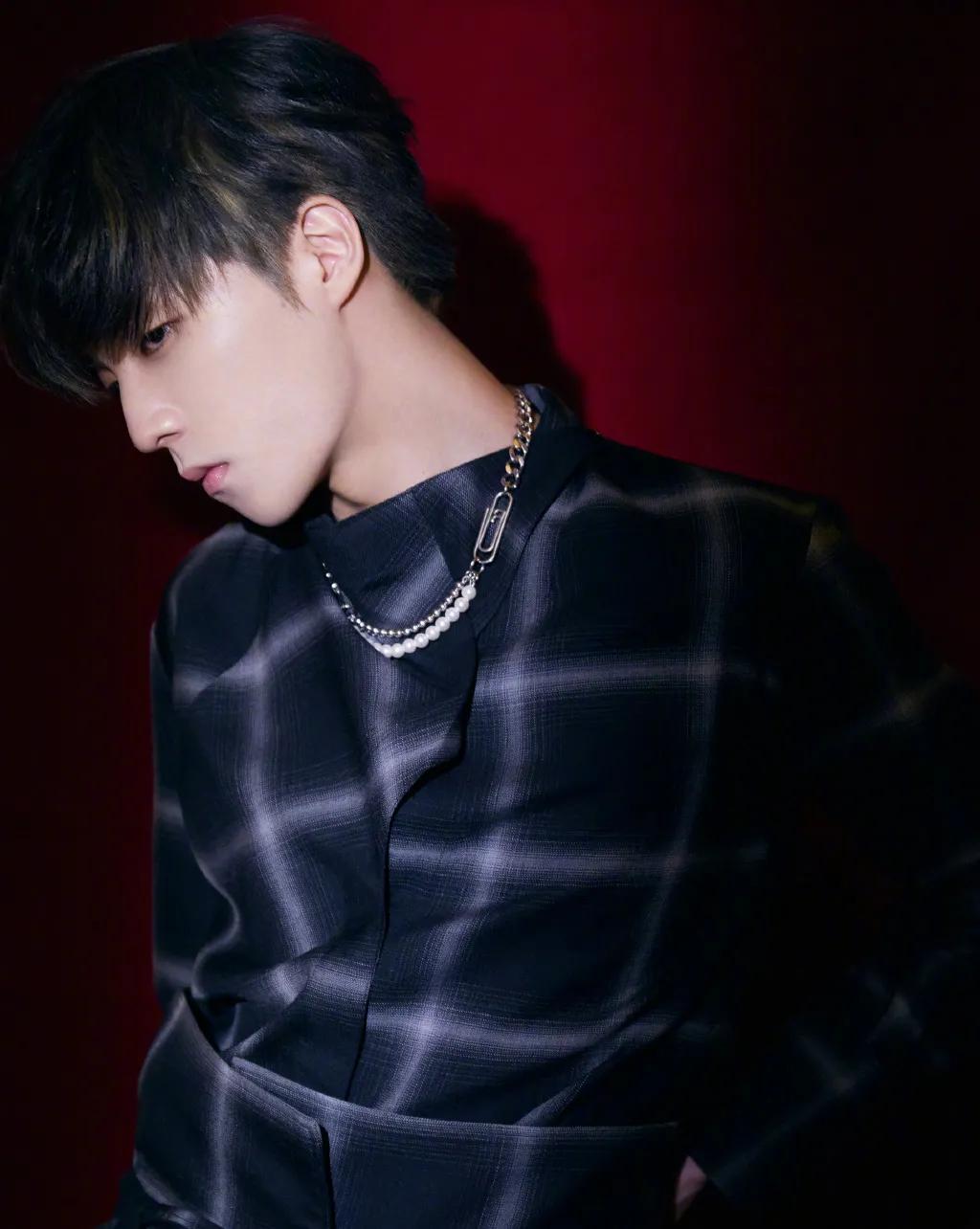 除了优雅贵气,珍珠还能休闲、叛逆、又嘻哈?