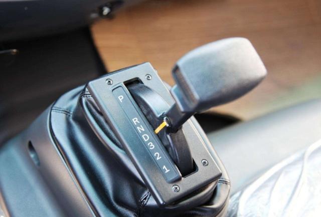 遇到油门卡死情况怎么处理,车油门卡死怎么办