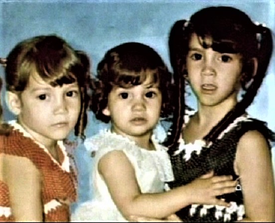 深V连衣裙催生图片搜索，2年获评世界最性感女人，电臀天后上位史