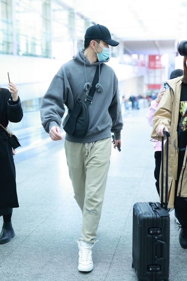 高伟光私服造型,高伟光酷帅风图片