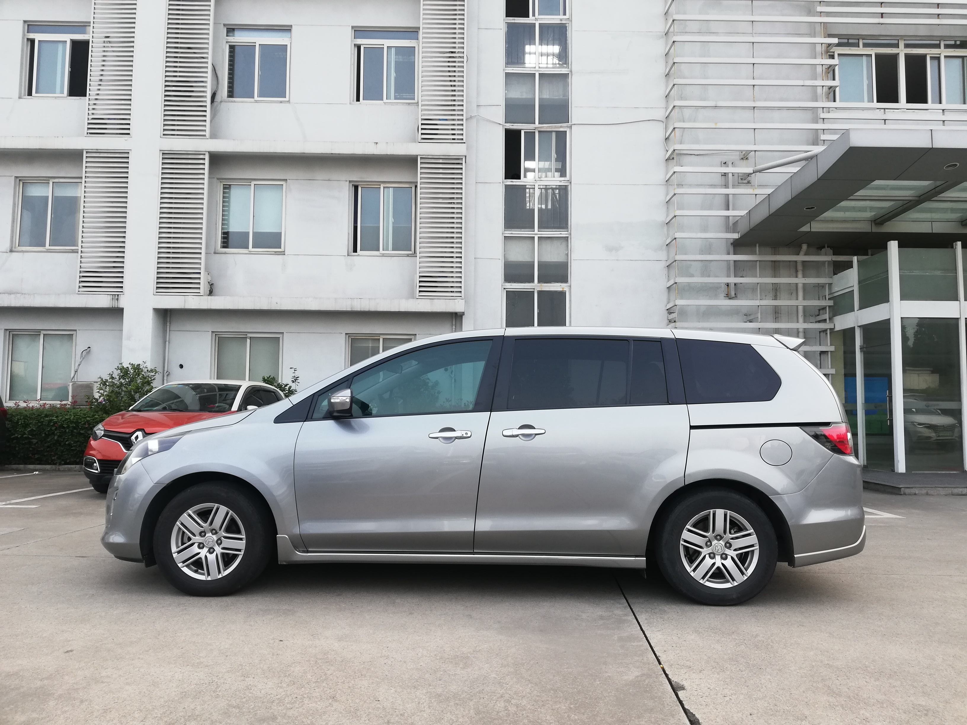 马自达8mpv二手,老款mpv马自达8