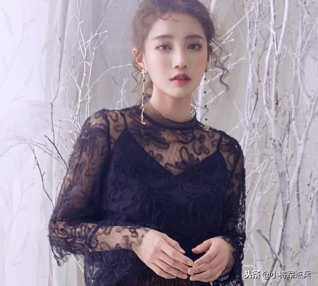 甜辣Girl透视装，性感力爆表，朦胧秀出好身材