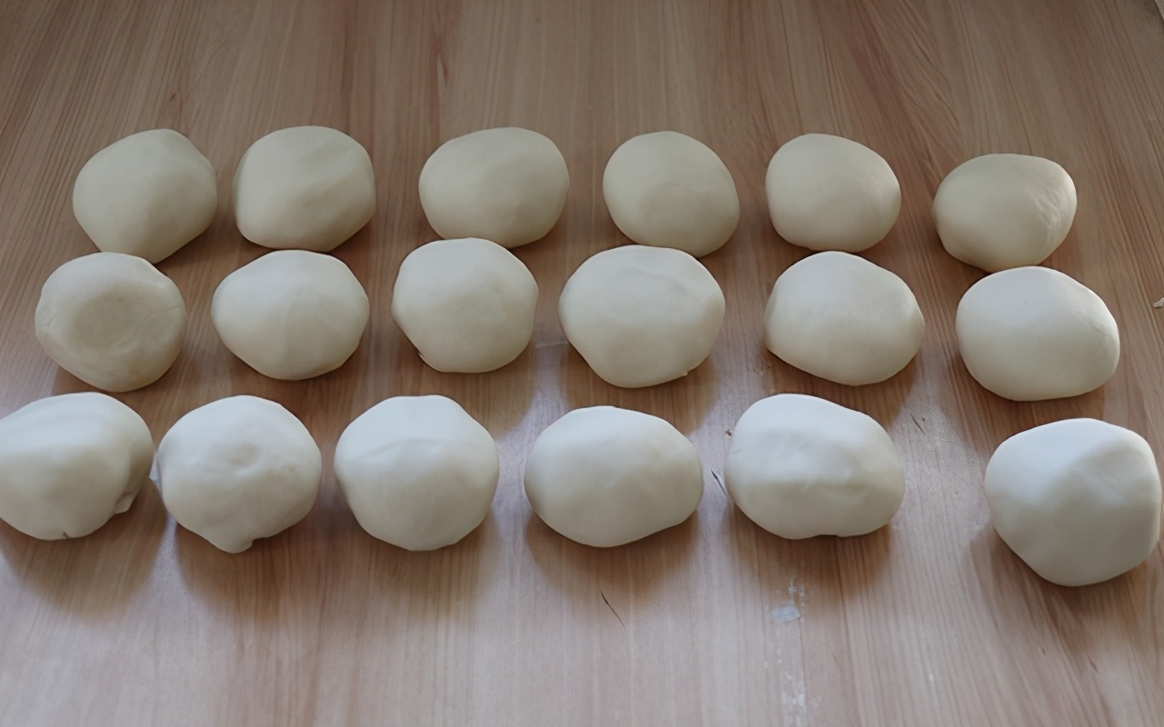 酥掉渣烧饼正宗黄桥烧饼做法,酥到掉渣的葱香黄桥烧饼做法