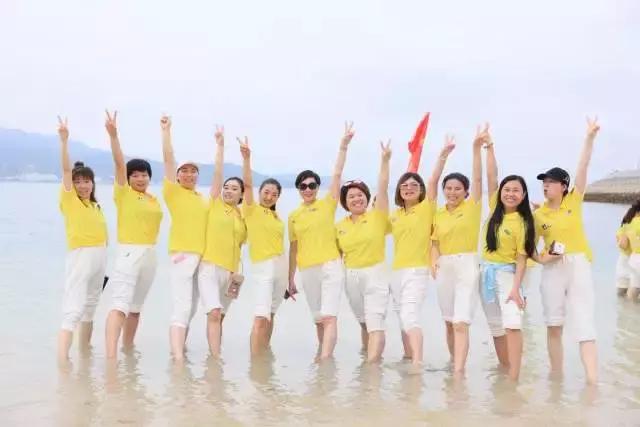 巨邦快乐集结号丨看见了，其中一艘游艇上，是我们的船长大舅哥