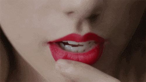 白皮肤适合的口红色号ysl,ysl口红1966素颜测评