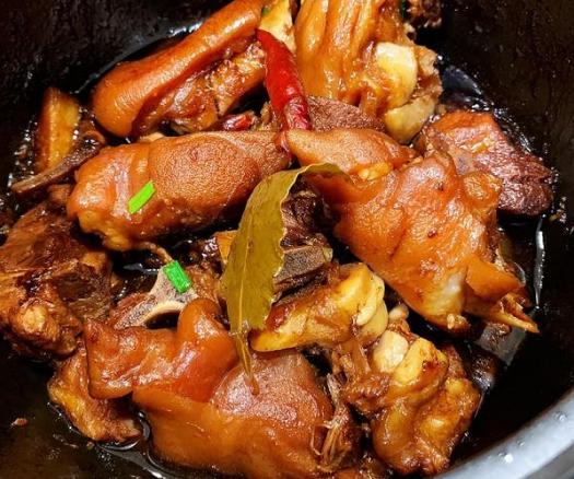 炖猪蹄怎么做不骚,炖猪蹄怎么做才香