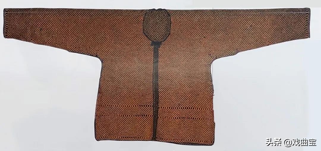 不愧为国粹，京剧服饰可真是太讲究了