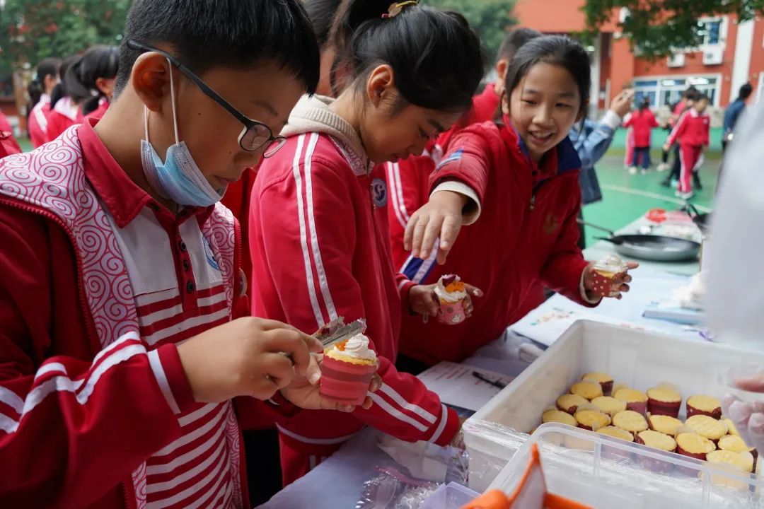 追梦,从新世纪外国语开始!小学职业规划教育,照亮孩子人生航途