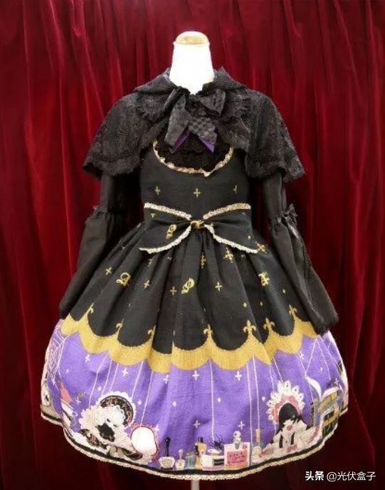 比炒鞋更疯狂,一条裙子炒到11万!一夜暴富的*局骗**,你怎么看?