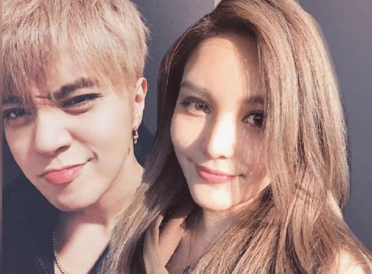 周扬青现身机场视频,周扬青疑回应恋情