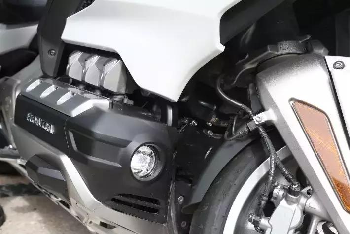 延续四十余载霸主,骑售价45.8万的本田金翼是怎样一个体验!