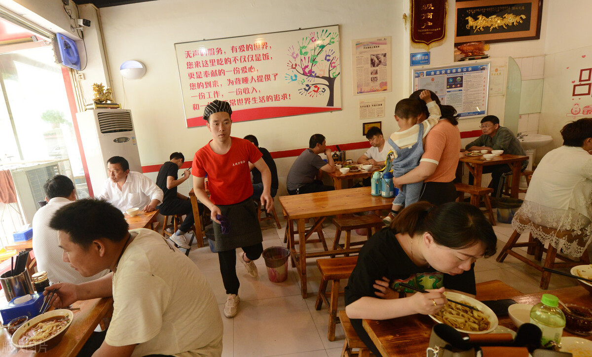 开面馆一年赚100万,开面馆一年赚了200万