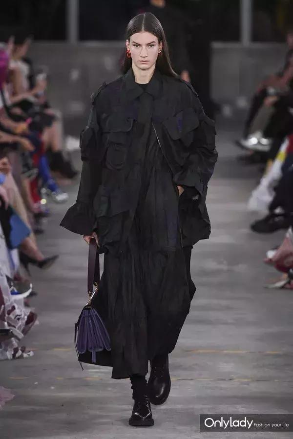 张艺兴valentino东京神图,张艺兴valentino秀场表演