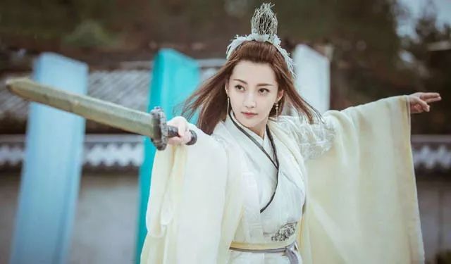 剑灵高冷灵女身材,灵剑山剑灵谁演的