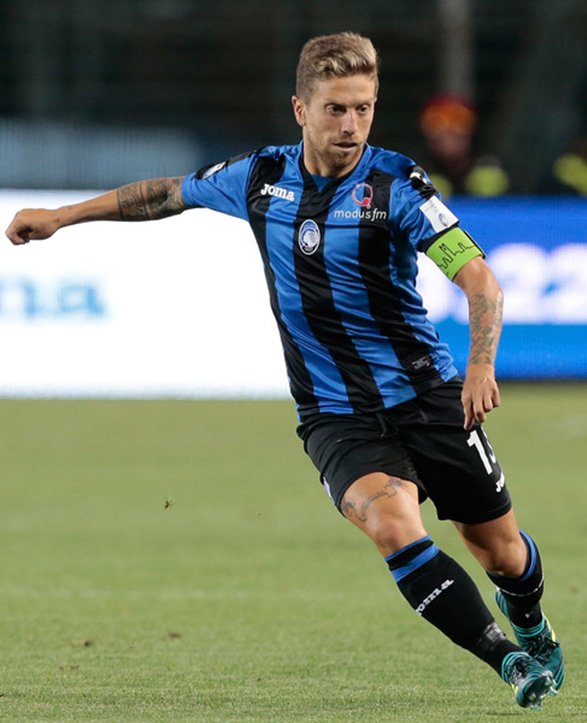 足坛转会传闻:大巴黎在与皇马队长接触,后者称愿与梅西并肩作战