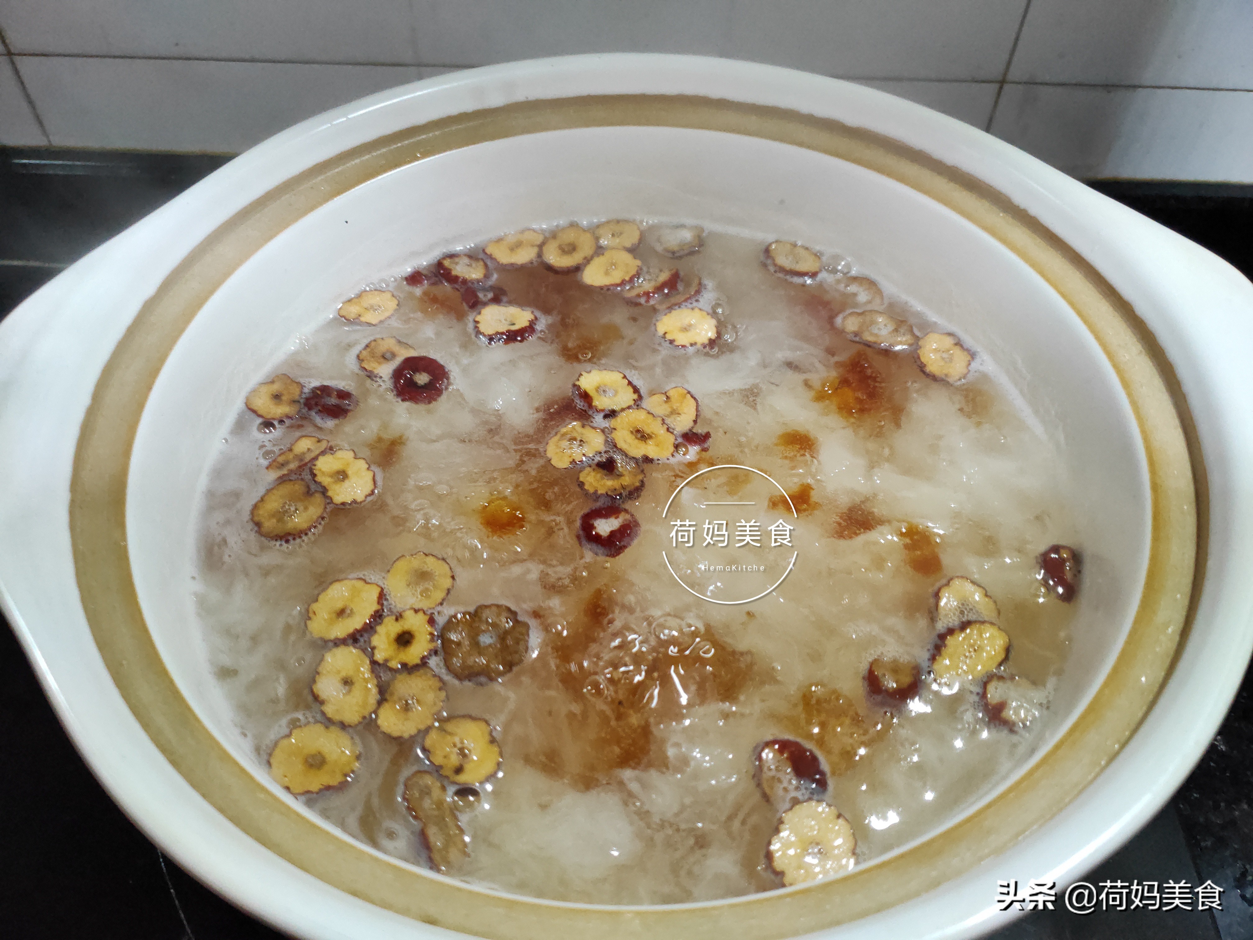 冬天必喝10款滋润甜汤,秋季必备的一款甜汤