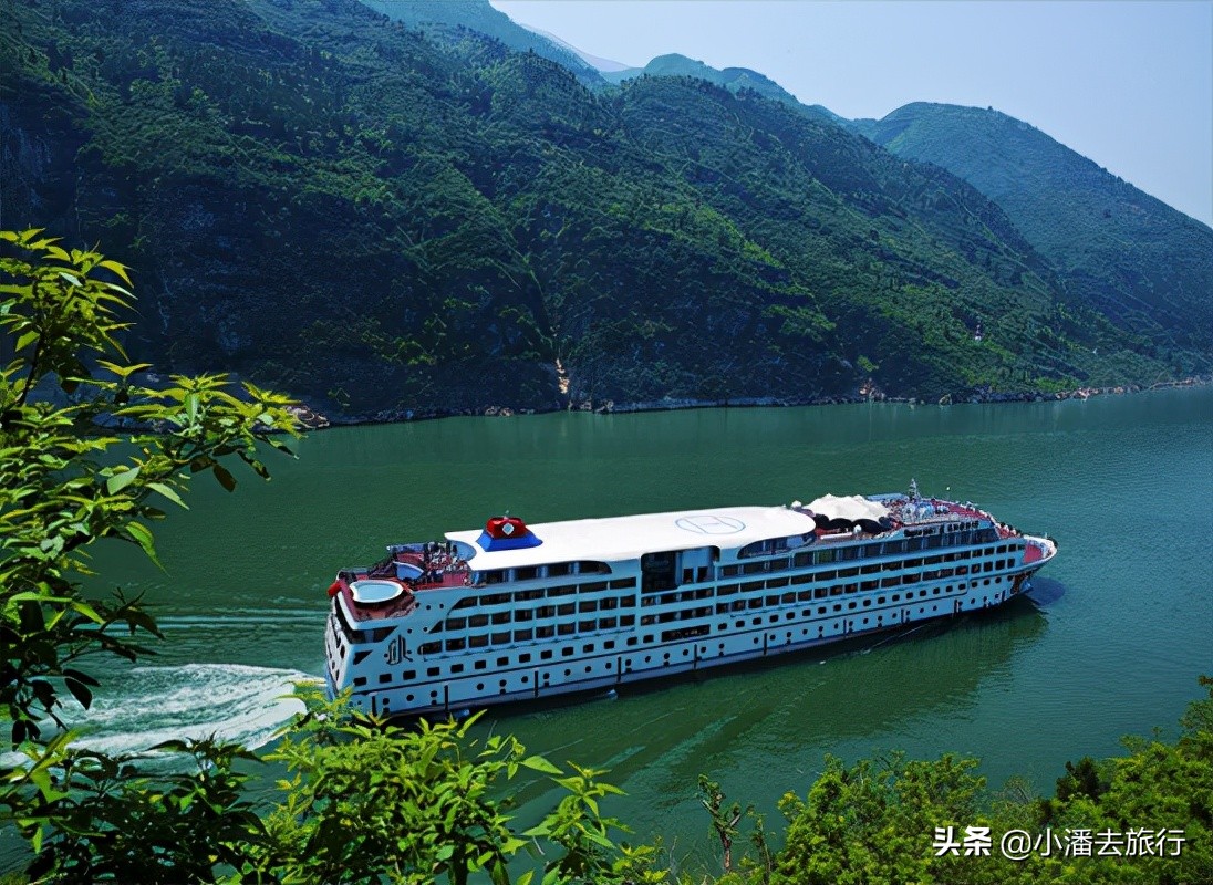 游三峡坐游轮哪个线路比较好,长江三峡的游轮住宿好不好