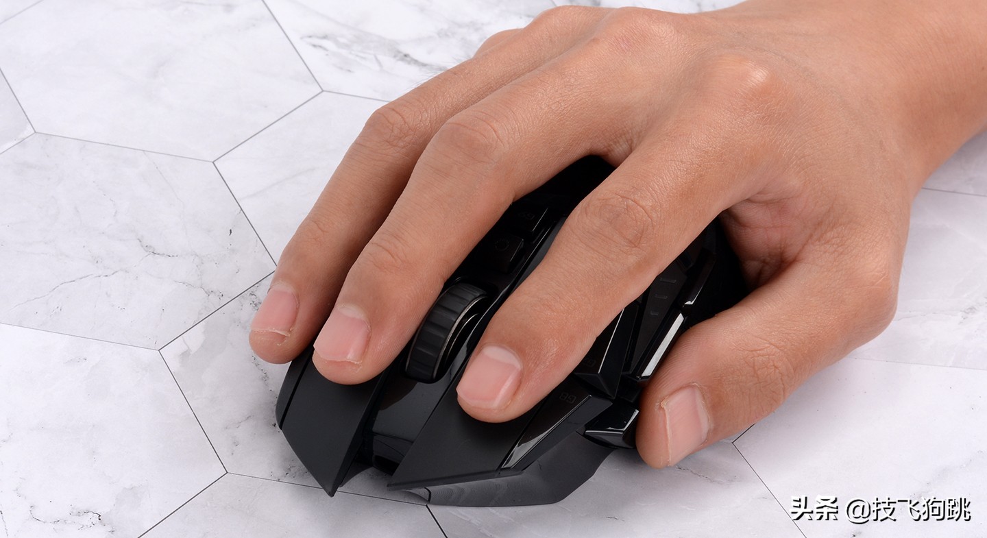 罗技g502lightspeed无线鼠标,打csgo鼠标dpi多少合适罗技g502