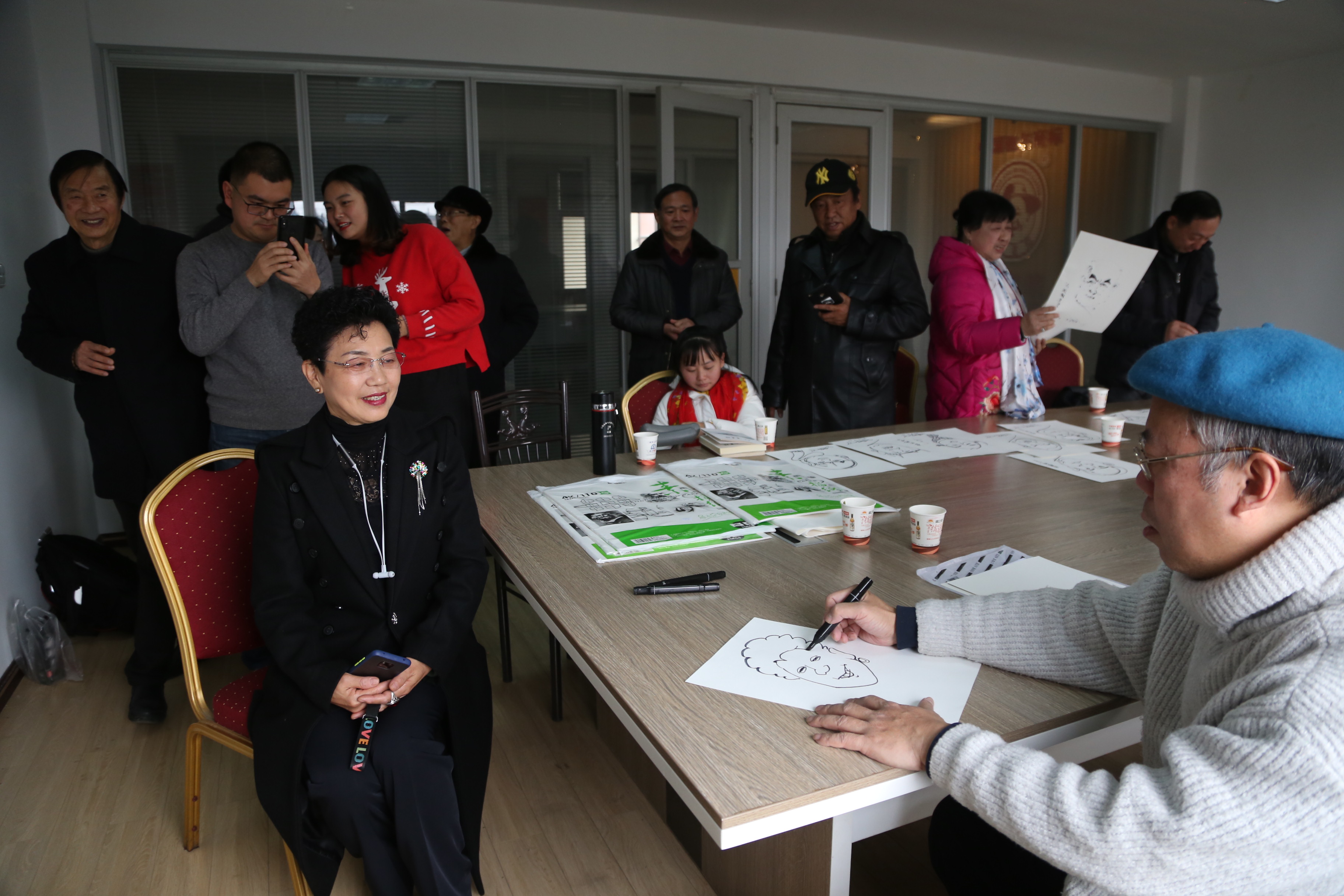 武汉画家专画老武汉风情,湖北画家高清人像