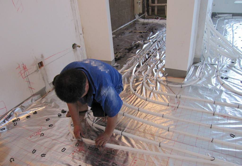 现在装修不装地暖都流行什么,已经装修好的房子怎么装地暖