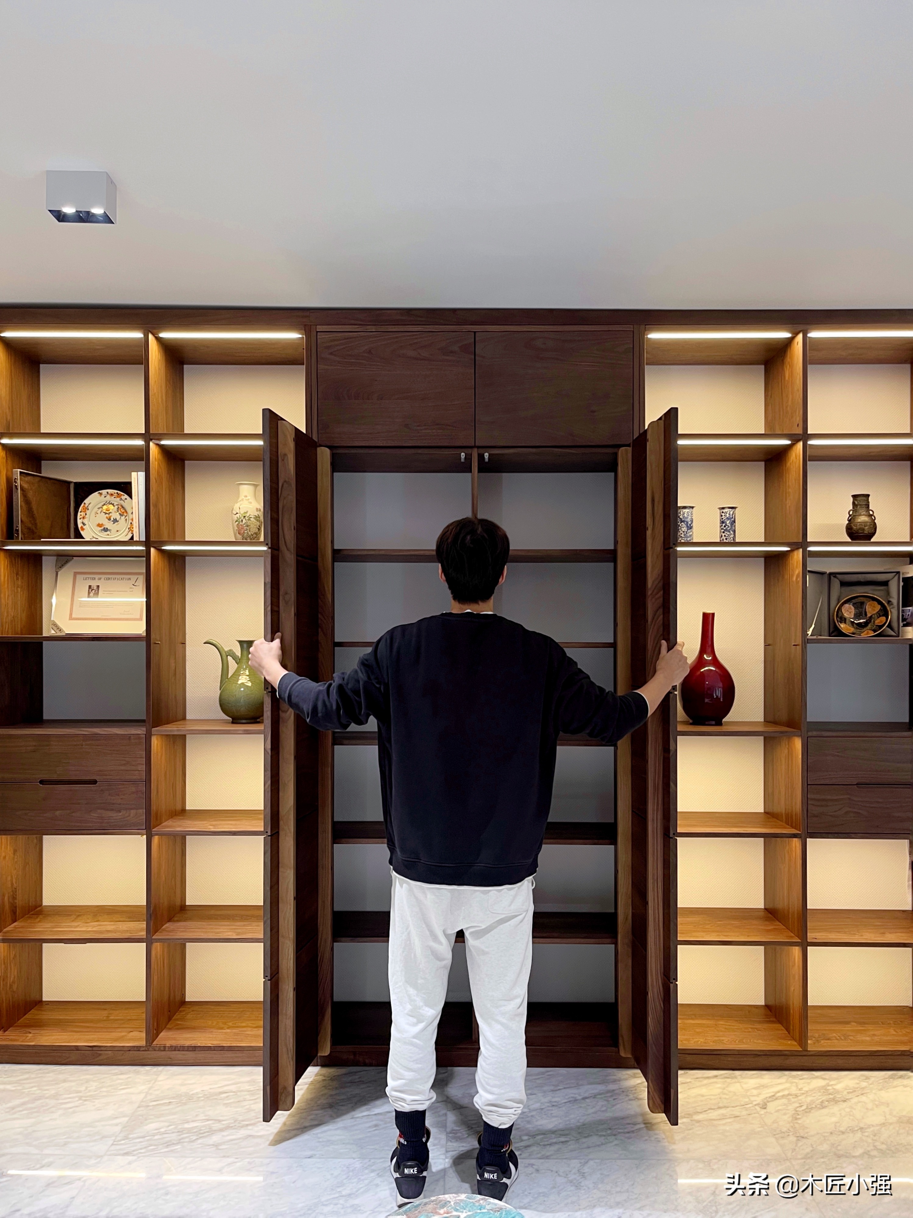 买古董不小心把古董打碎了,古董被人打碎赔偿金要交税吗