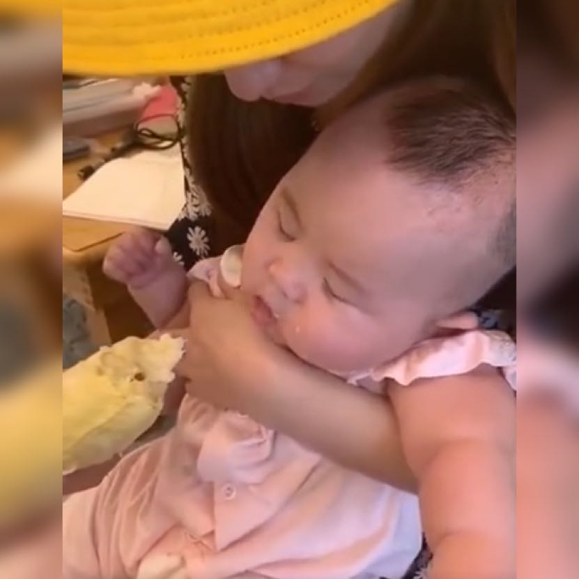盘点那些第一次吃榴莲的萌娃,萌娃第一次吃榴莲表情变化太搞笑