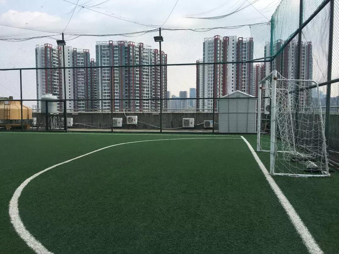 每当夜幕降临就会出现一群英雄,每当夜幕降临走到负一楼