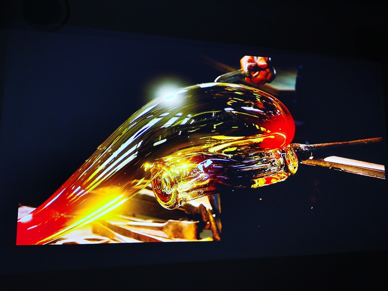 绝无仅有的超广角无畸变镜头,当贝f1对比4k投影仪