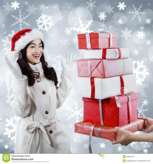 谈恋爱期间送什么礼物合适给女生,初次谈恋爱送什么礼物给女孩