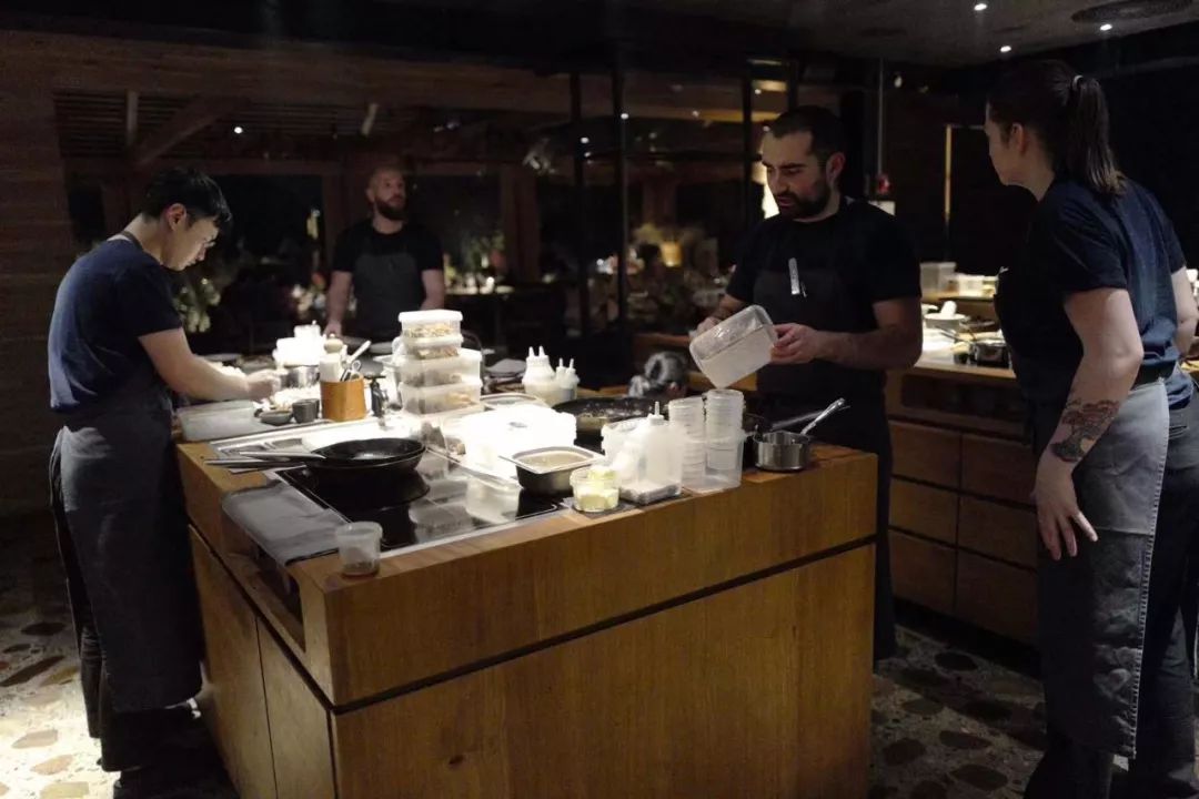 世界第一餐厅NOMA:“有什么吃什么”的能耐和“改变世界”的勇气