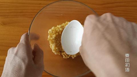 如何让绿豆糕吃起来清爽,绿豆糕最简单的家庭做法