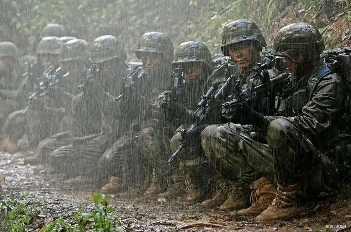 段奕宏王宝强士兵突击经典台词,段奕宏和王宝强士兵突击高燃混剪