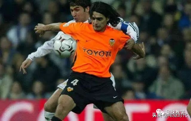 想要在球场上吸引男生注意,别人卡位要球怎么抢断