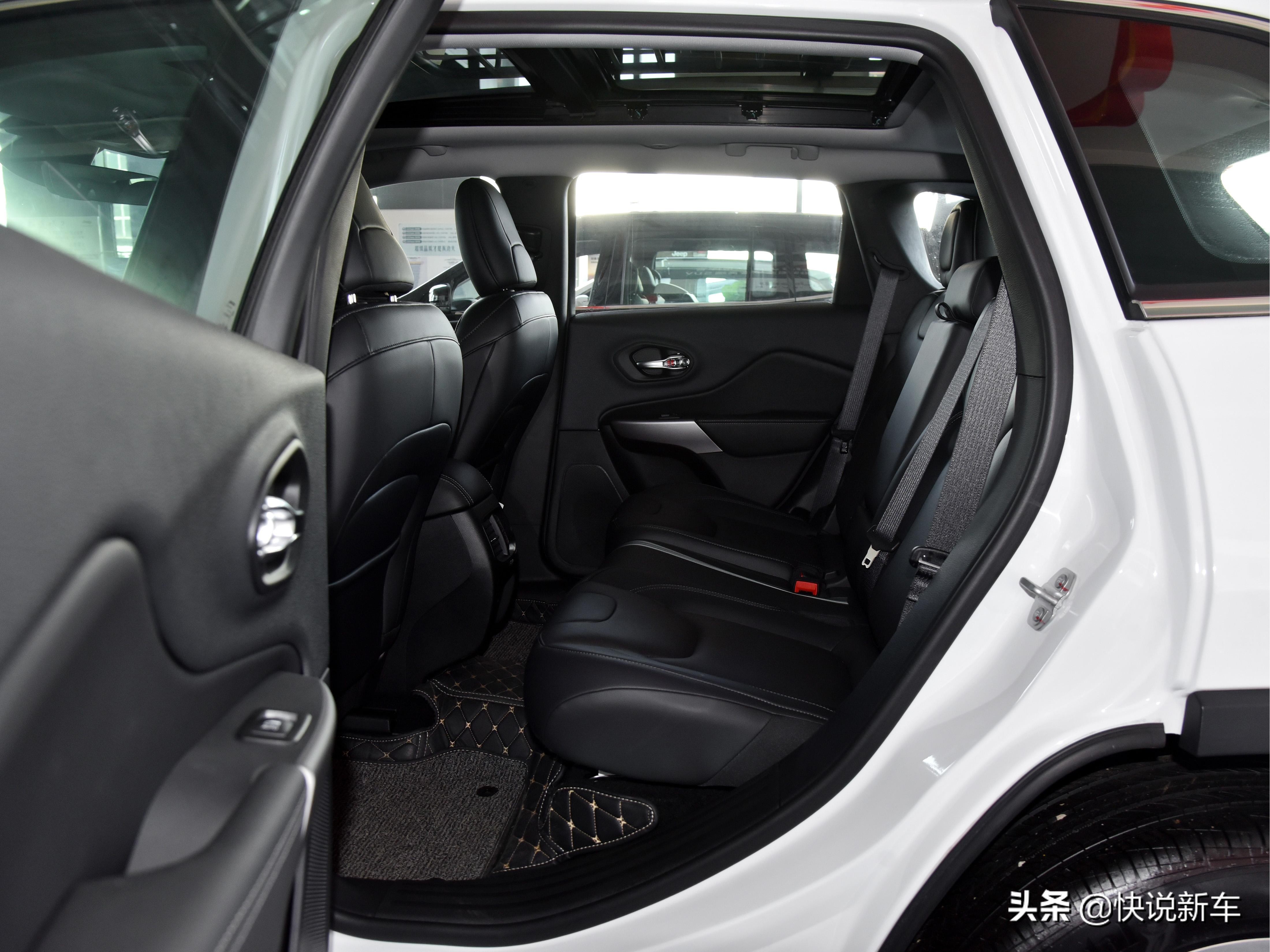 最好的2.5自吸suvjeep自由光,30万级别suv就选jeep自由光