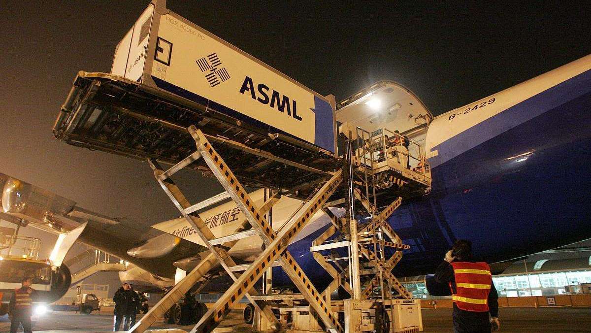 传苹果M1订单或给三星？台积电只能无奈接受，分析师：怪光刻机