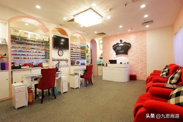 开美甲店一个月收2000万,女孩子开美甲店利润