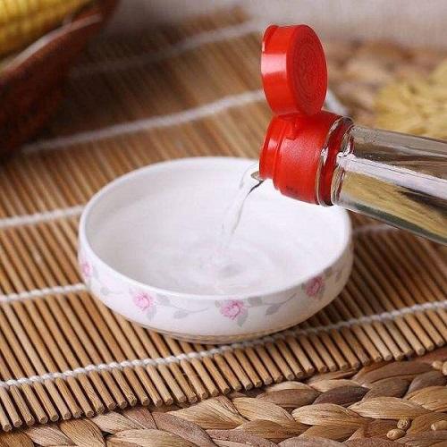 羽绒服只有领口和袖口脏了怎么洗,米色羽绒服领口发黄用什么洗视频