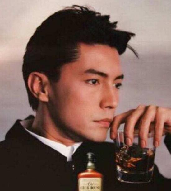 用美貌征服好莱坞的“孤儿”尊龙，晚景凄凉，也被“美国妈”召唤