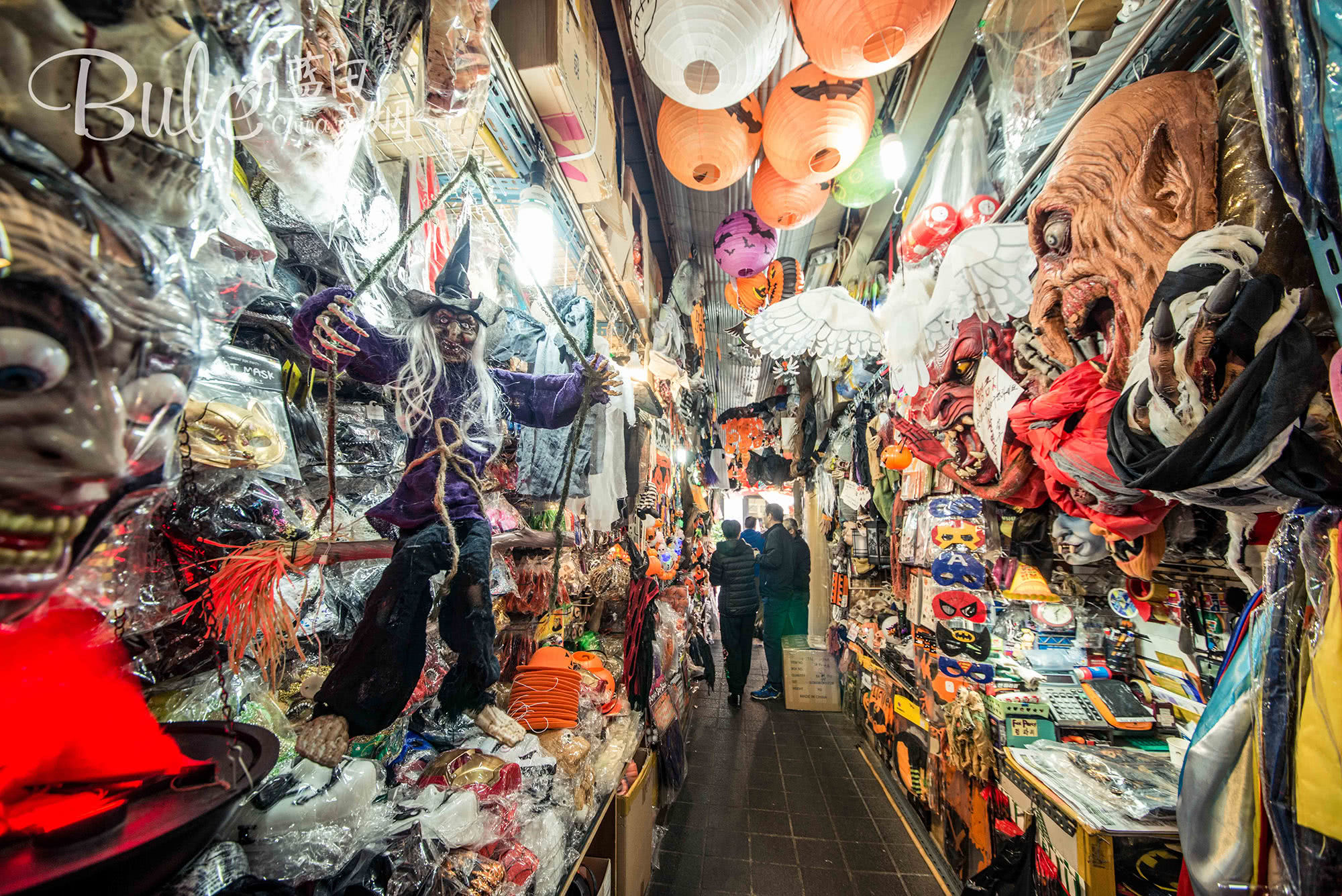 比北大门更适合买伴手礼的南大门市场，首尔便宜货的首选之地