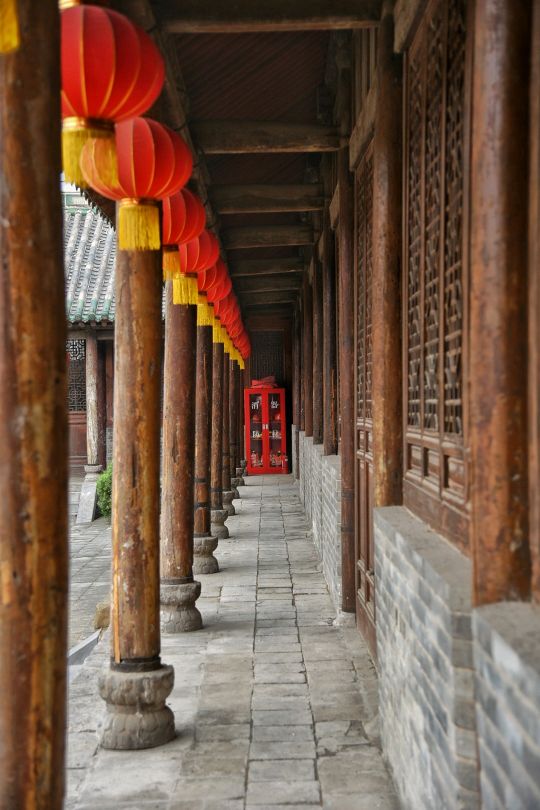 小乞丐因祸得福?从悲催童年到赤脚绅士的华丽蜕变……