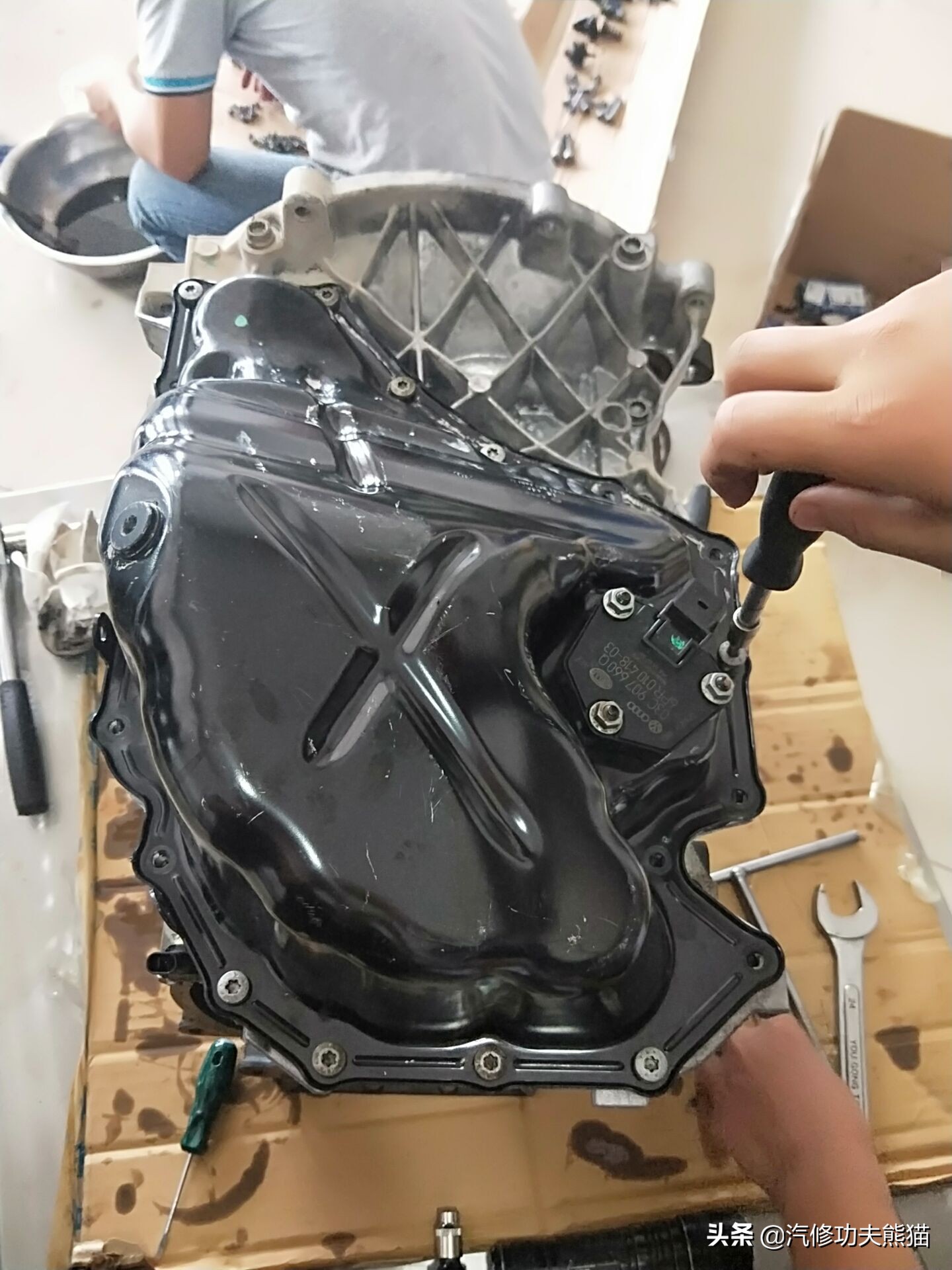 07年奥迪a6轻微烧机油怎么解决,奥迪2007款a6烧机油的原因