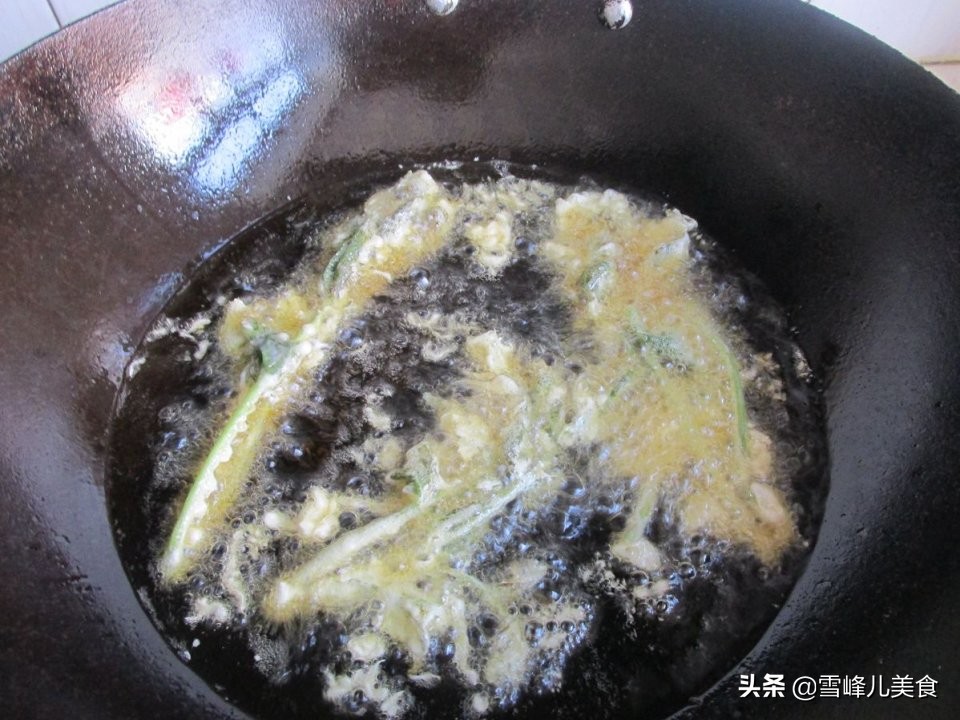 香椿炒什么才好吃啊,香椿怎样做美食才好吃呢