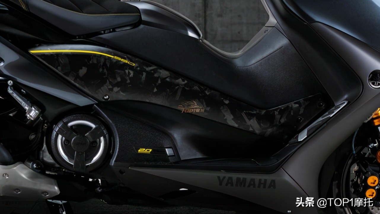 雅马哈tmax560二十周年限量版,2024款雅马哈tmax560摩旅