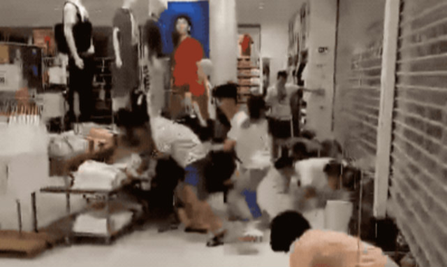 优衣库疯狂抢购引发的猜疑！是套路？还是营销手段？