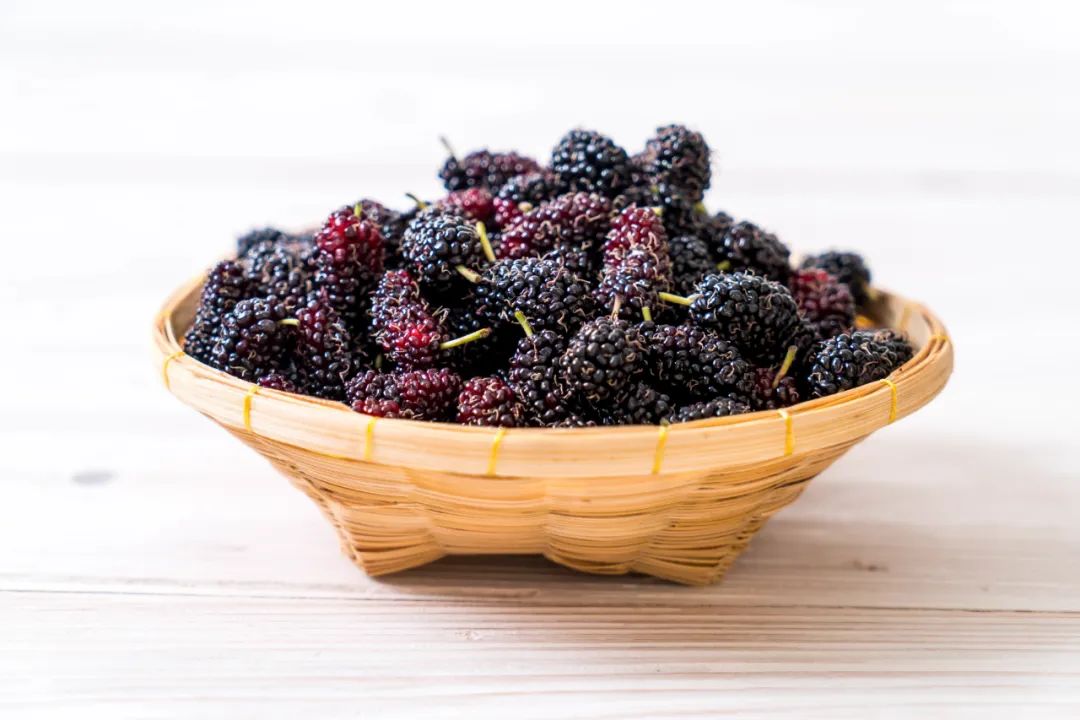 头发一薅就下来怎么办,头发一薅就掉是怎么回事